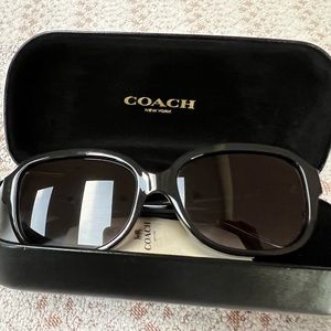 Used a  few time ,women sunglass in black